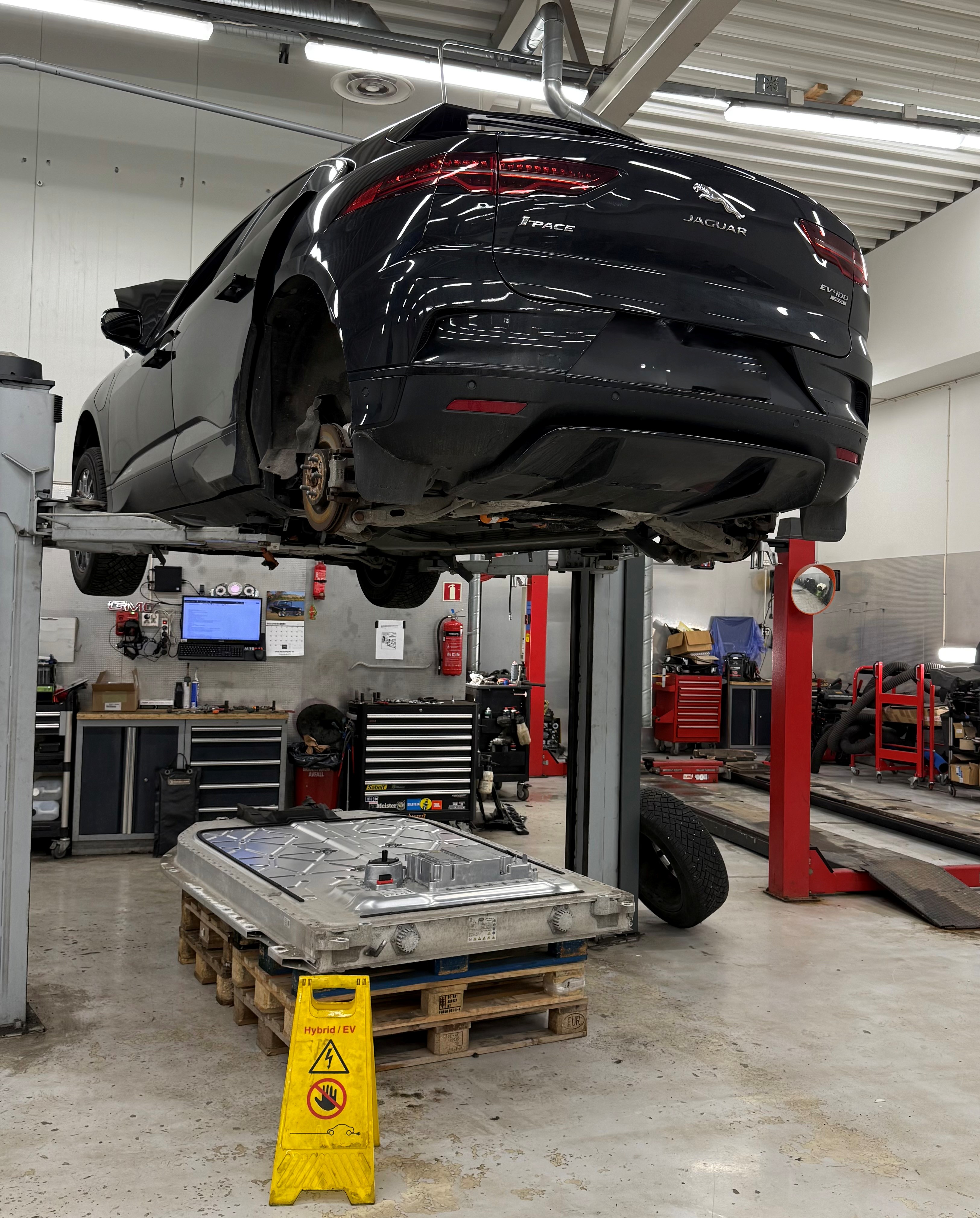 Jaguar e-pace reparasjon av varmeregister